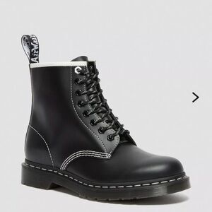 BNWT Dr Martens 1460 Contrast Stitch Leather Lace Up Boot